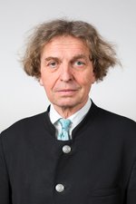 Portrait of Prof. DDr. Bernhard Dolna