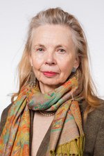 Portrait of Dr. Christine Wiesmüller